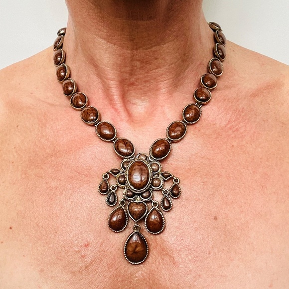 Amrita Singh Necklace - Picture 6 of 7